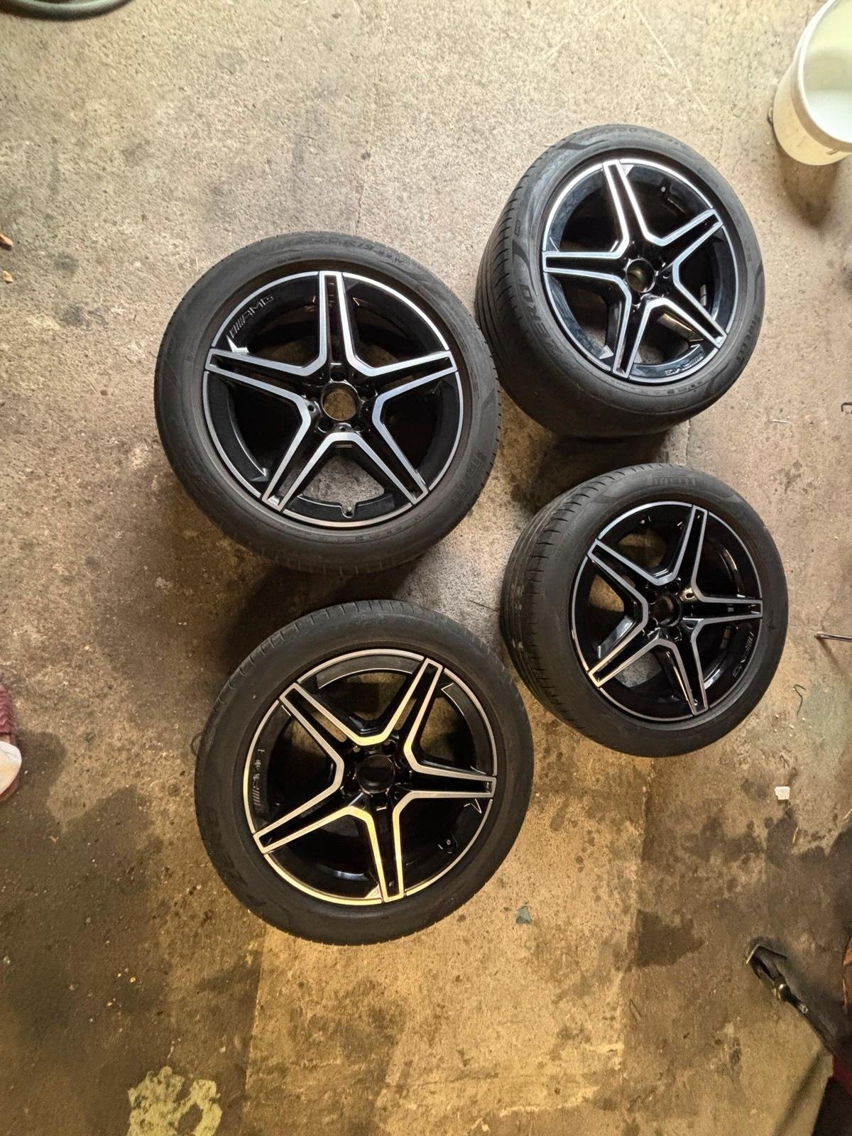 Mercedes-Benz 19-Inch Alloy Wheel