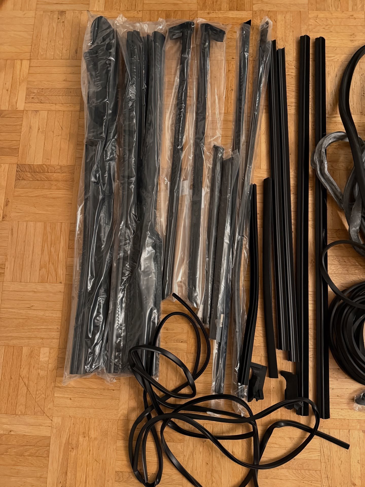 Mercedes-Benz C126 SEC Body Sealing Set - Image 4