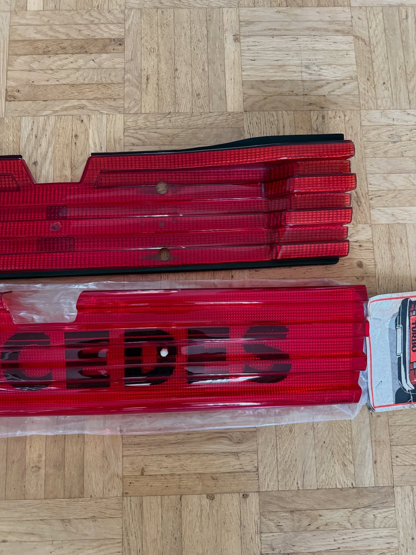 Mercedes-Benz W126 / C126 Reflector - Image 5