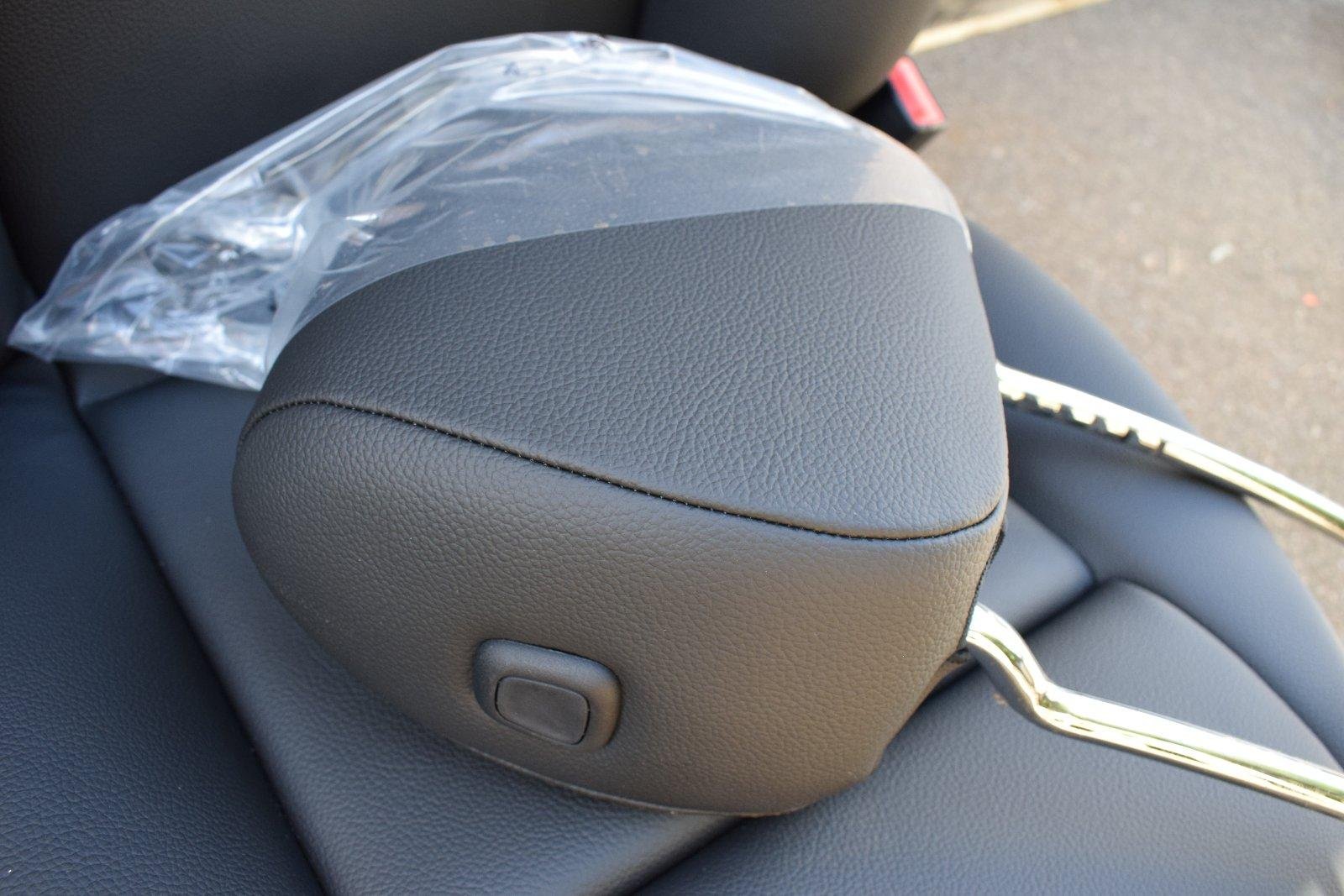 Mercedes-Benz MB-Tex Front Seat - Image 5