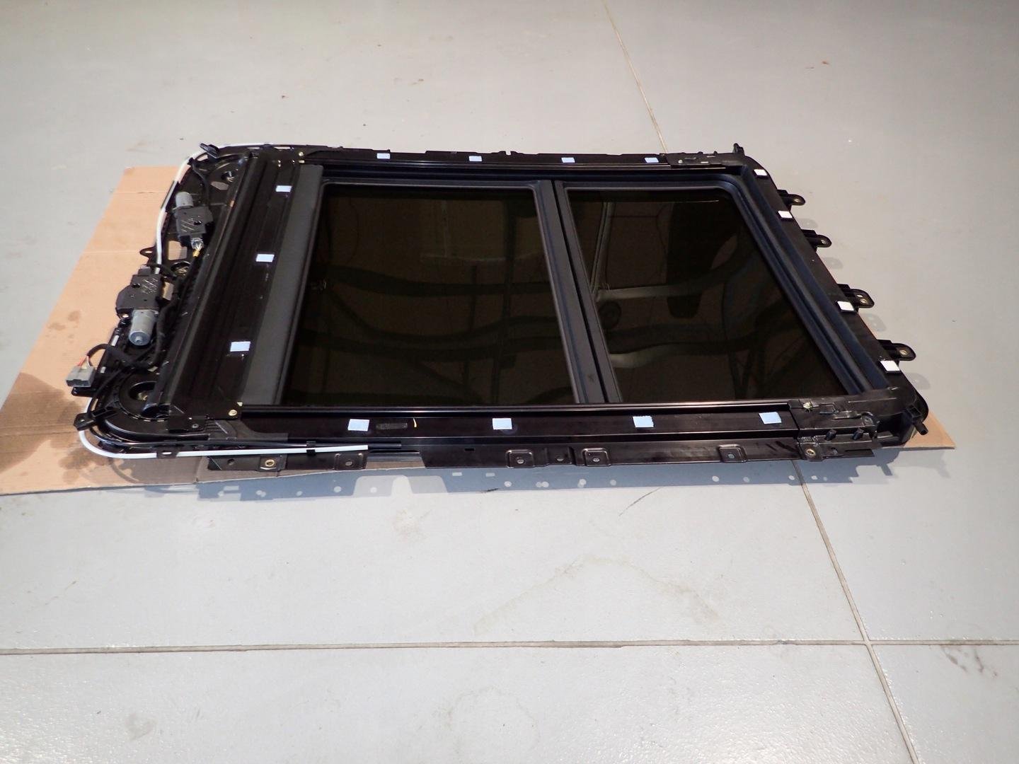 Dodge Ram V Panorama Sunroof - Image 4