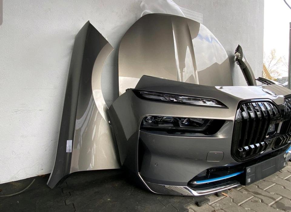 BMW i7 G70 Front End Package - Image 2