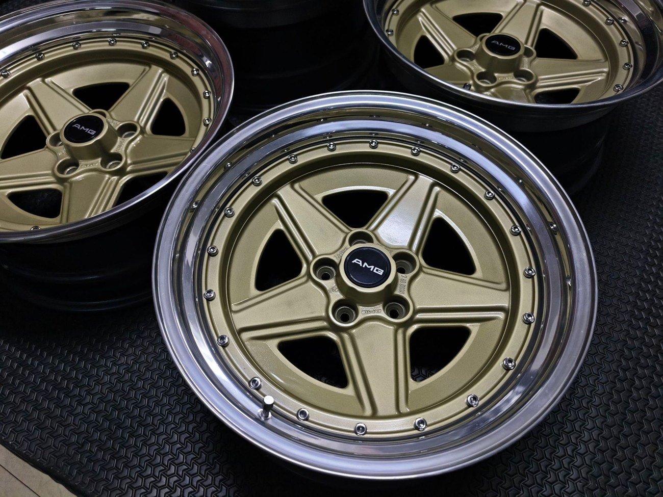 Custom Stepped 18" AMG Penta Wheels - Image 9