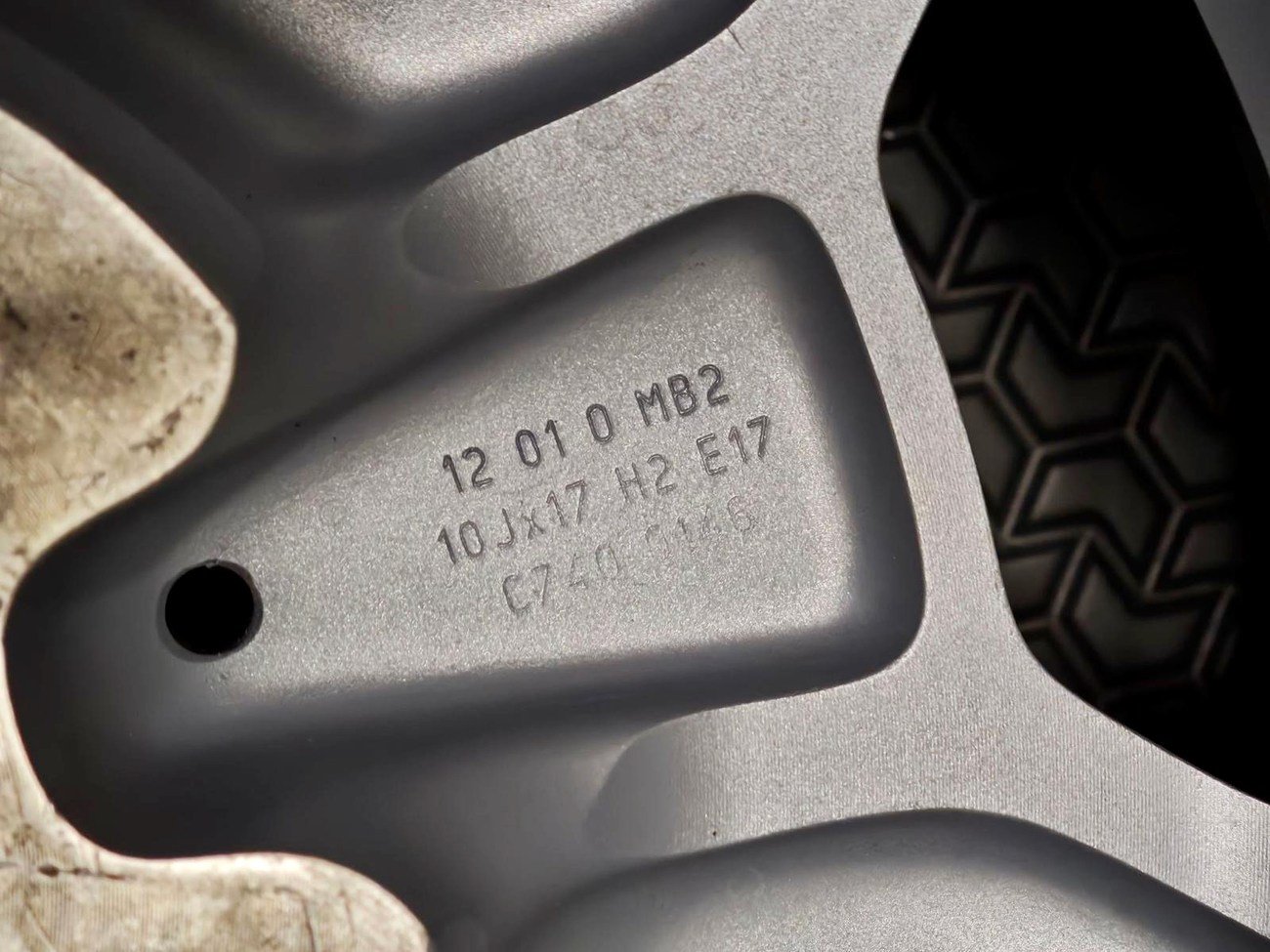 Staggered 3-Piece 17" AMG Aero III Wheels - Image 7