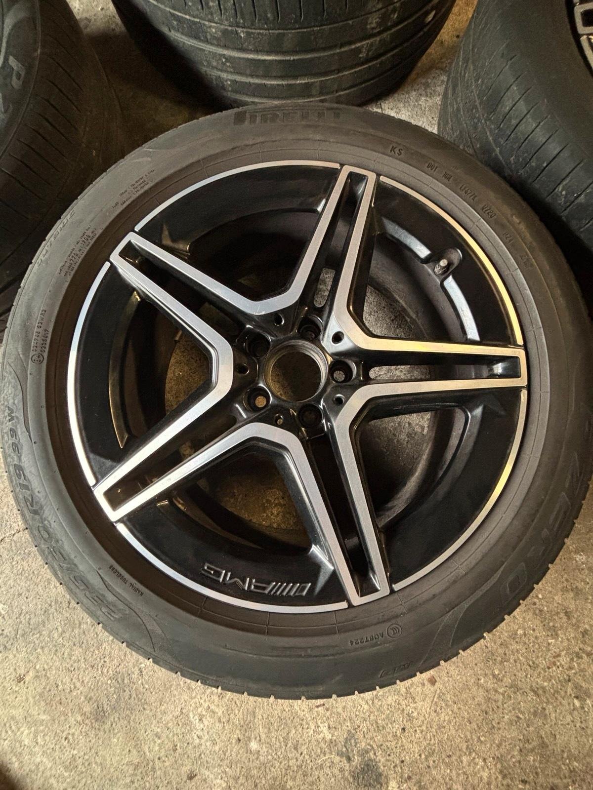Mercedes-Benz 19-Inch Alloy Wheel - Image 5
