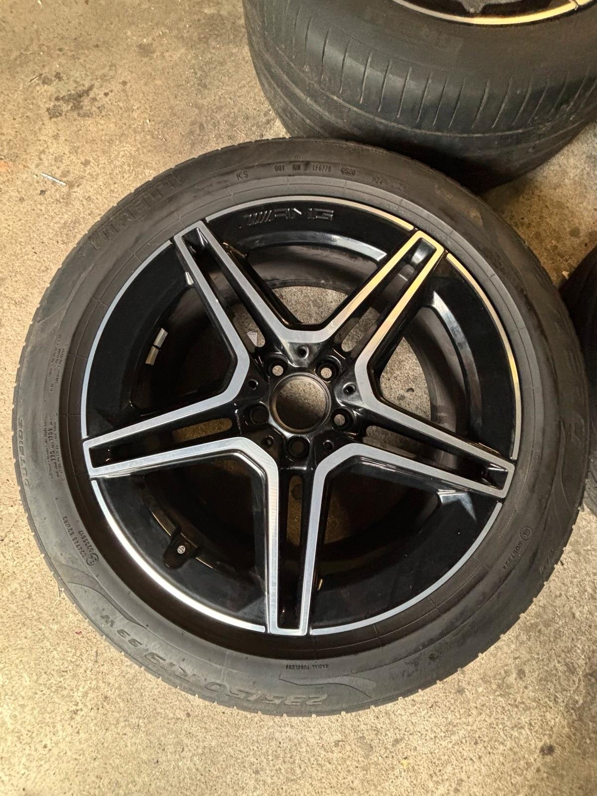 Mercedes-Benz 19-Inch Alloy Wheel - Image 3