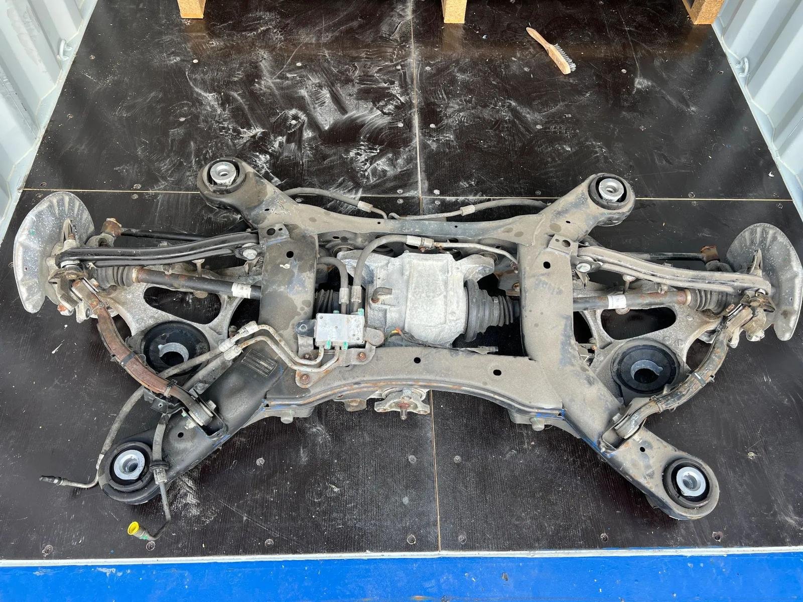 Mercedes-Benz W166 GLE-Coupé Rear Axle with Differential - Image 9