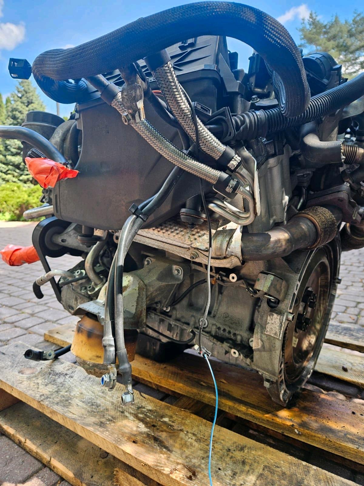 Mercedes-Benz OM642 350 CDI V6 Diesel Engine - Image 3