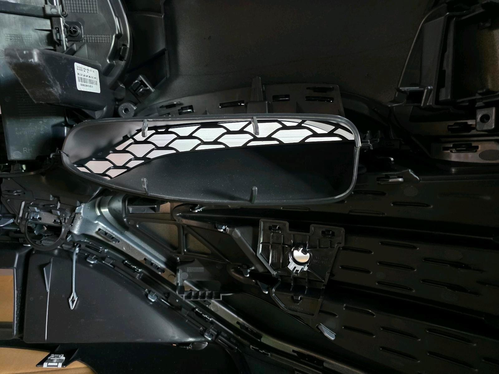 Mercedes GLE 53 AMG Front Bumper Facelift – W167 / C167 - Image 5