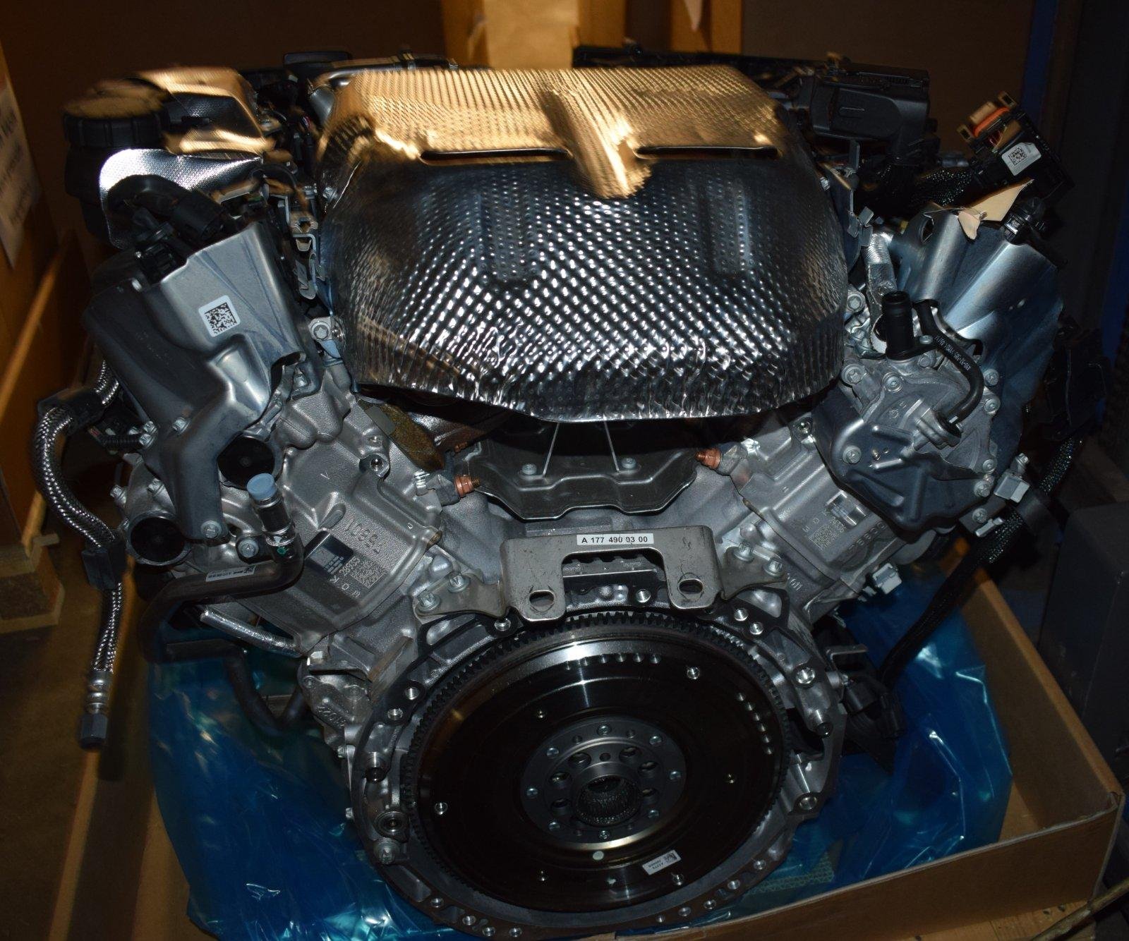 Mercedes W222 AMG engine - Image 5