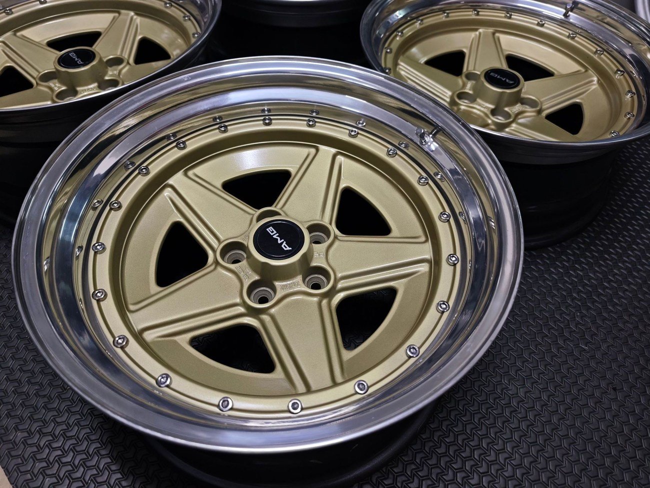 Custom Stepped 18" AMG Penta Wheels - Image 7