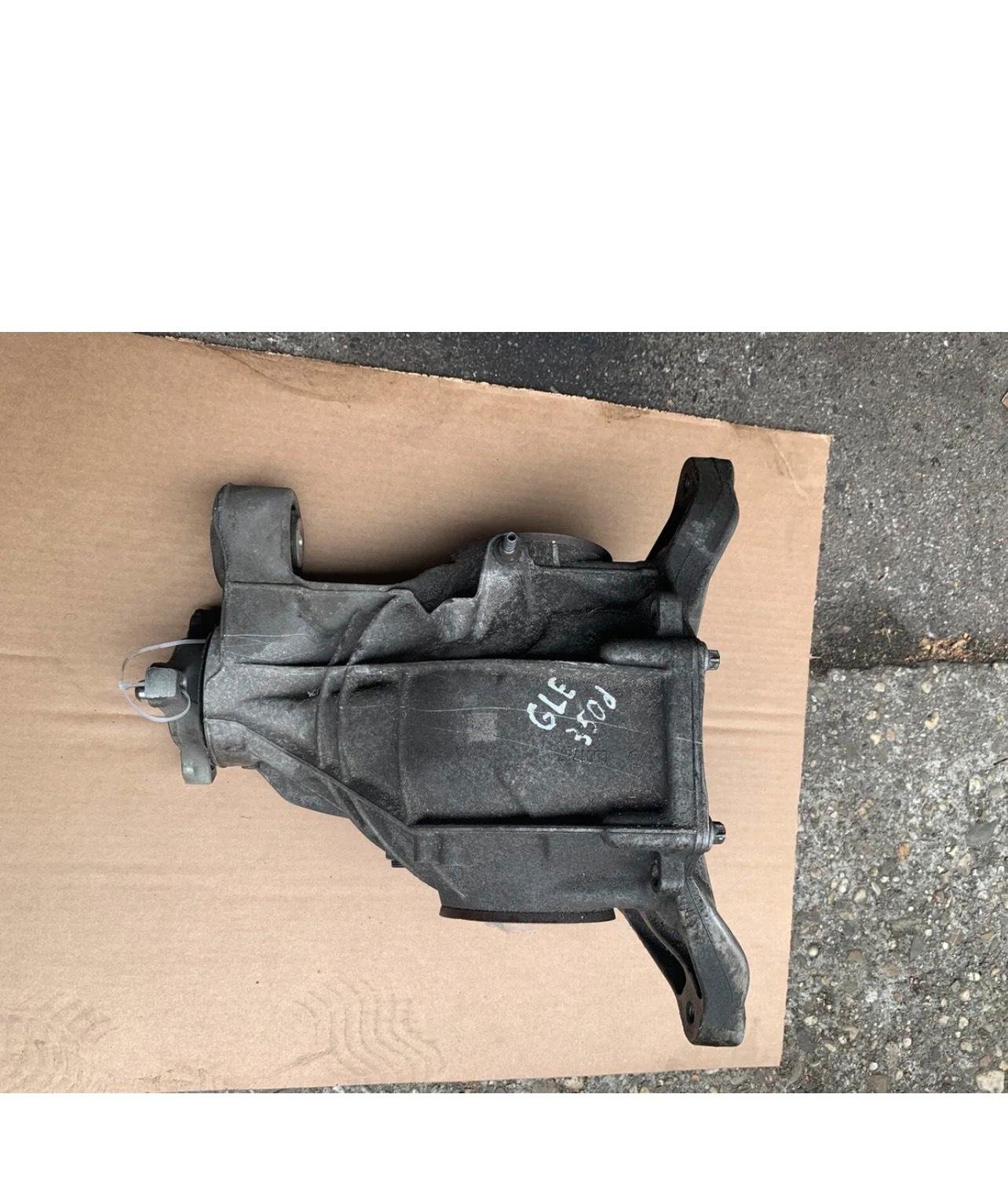 Mercedes GLE 450 Rear Differential - Image 4