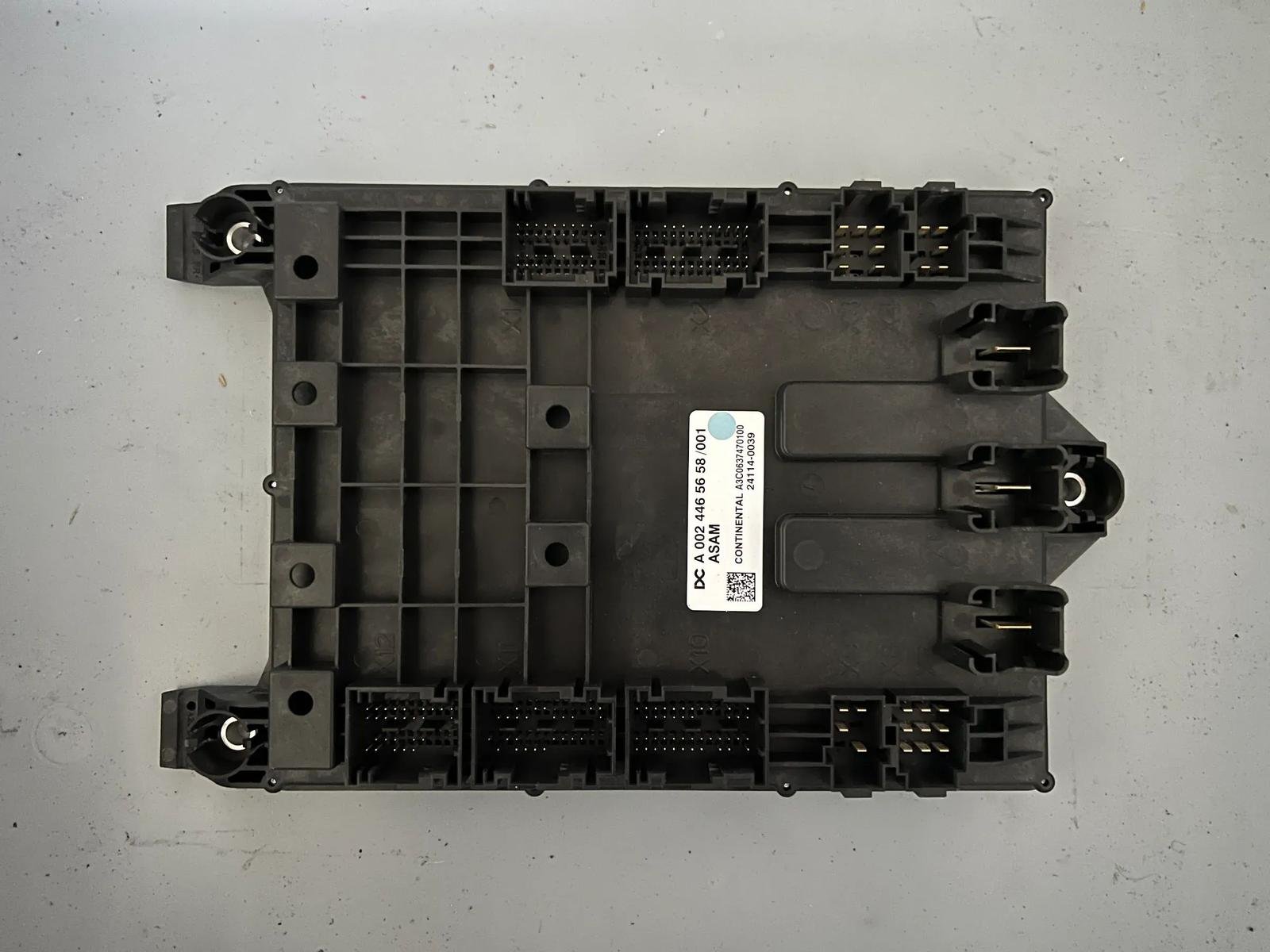 Mercedes-Benz Control Unit - Image 2