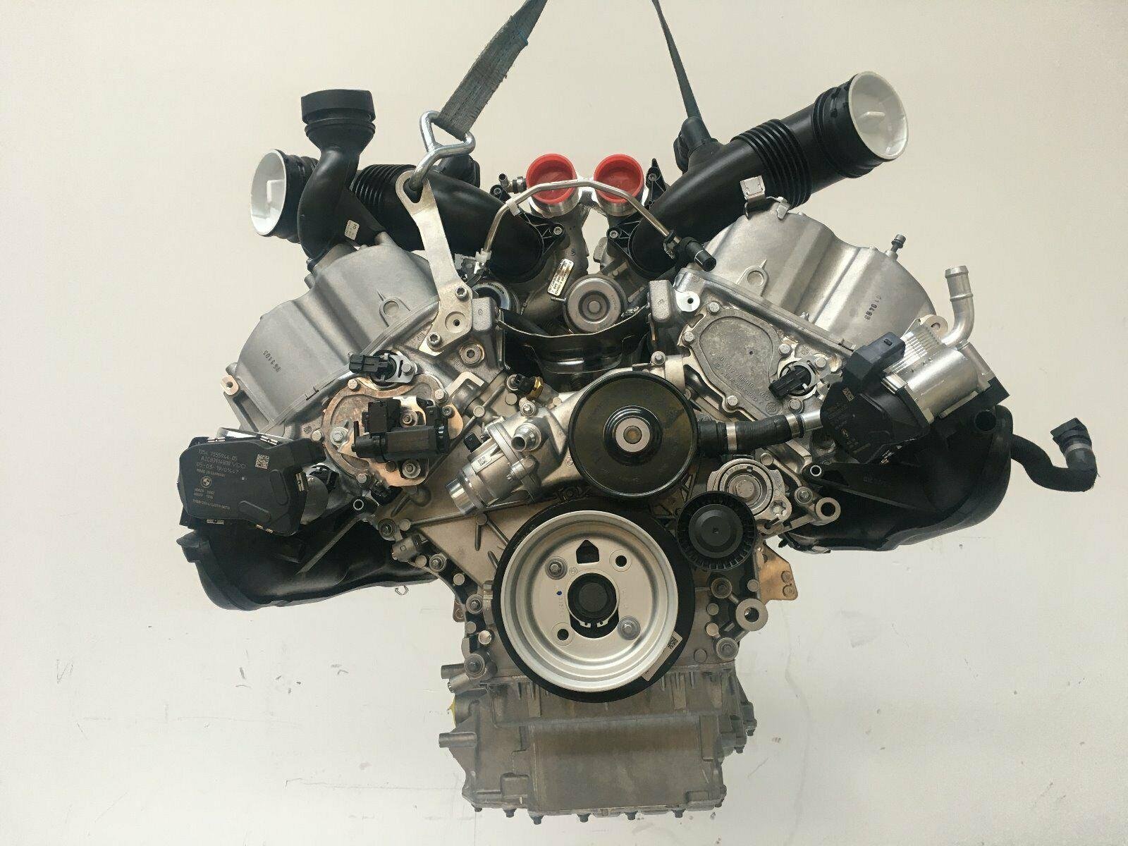 BMW X5M Engine (F85) S63B44B 4.4L Twin-Turbo V8 • 2019 - Image 6