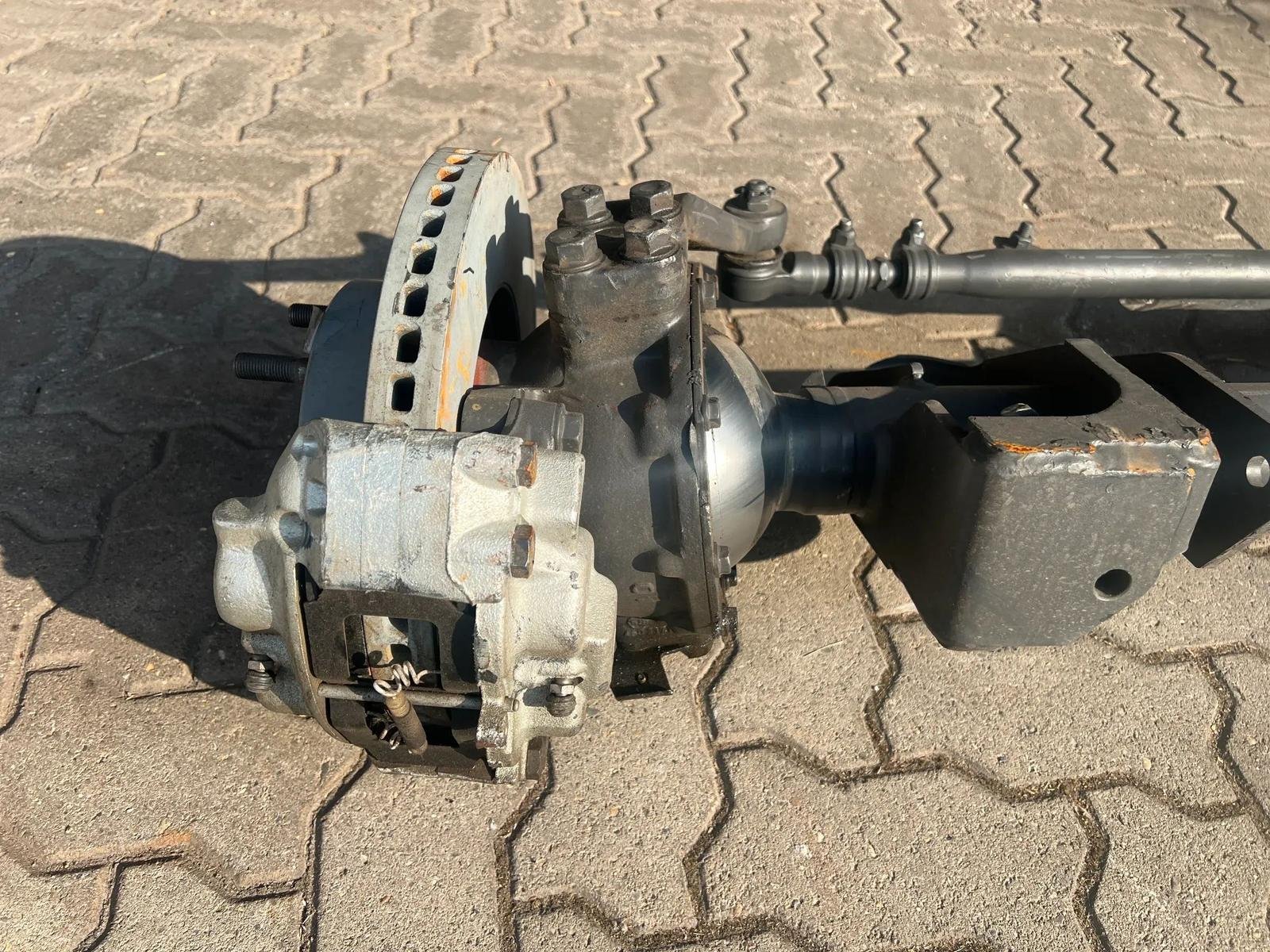 Mercedes-Benz G-Class W463 Front Axle - Image 4