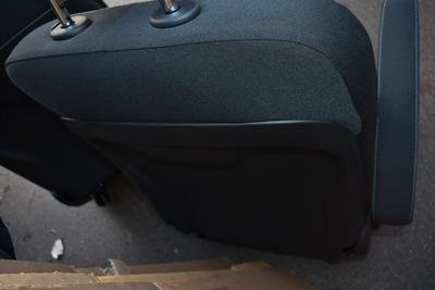 Mercedes W447 driver and passenger seats - Image 3