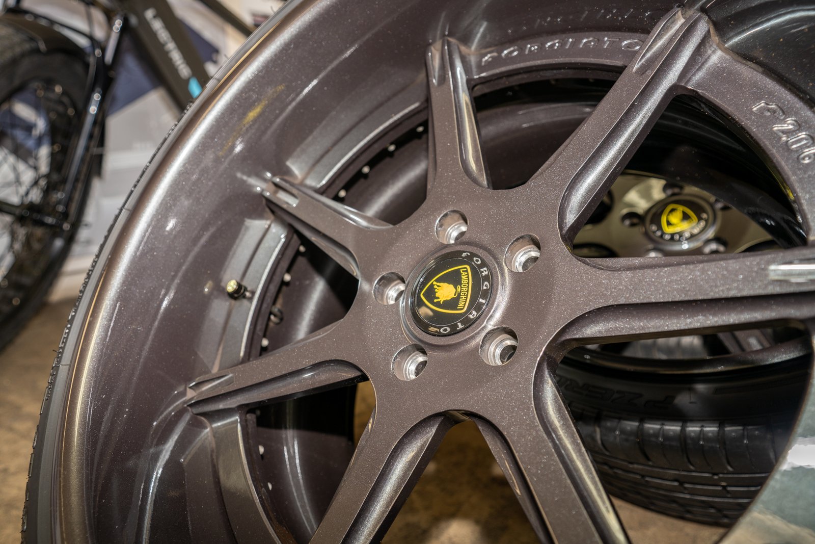 Forgiato F2.06 Wheel Set 19″ Front & 20″ Rear for Lamborghini Diablo (2013) - Image 3