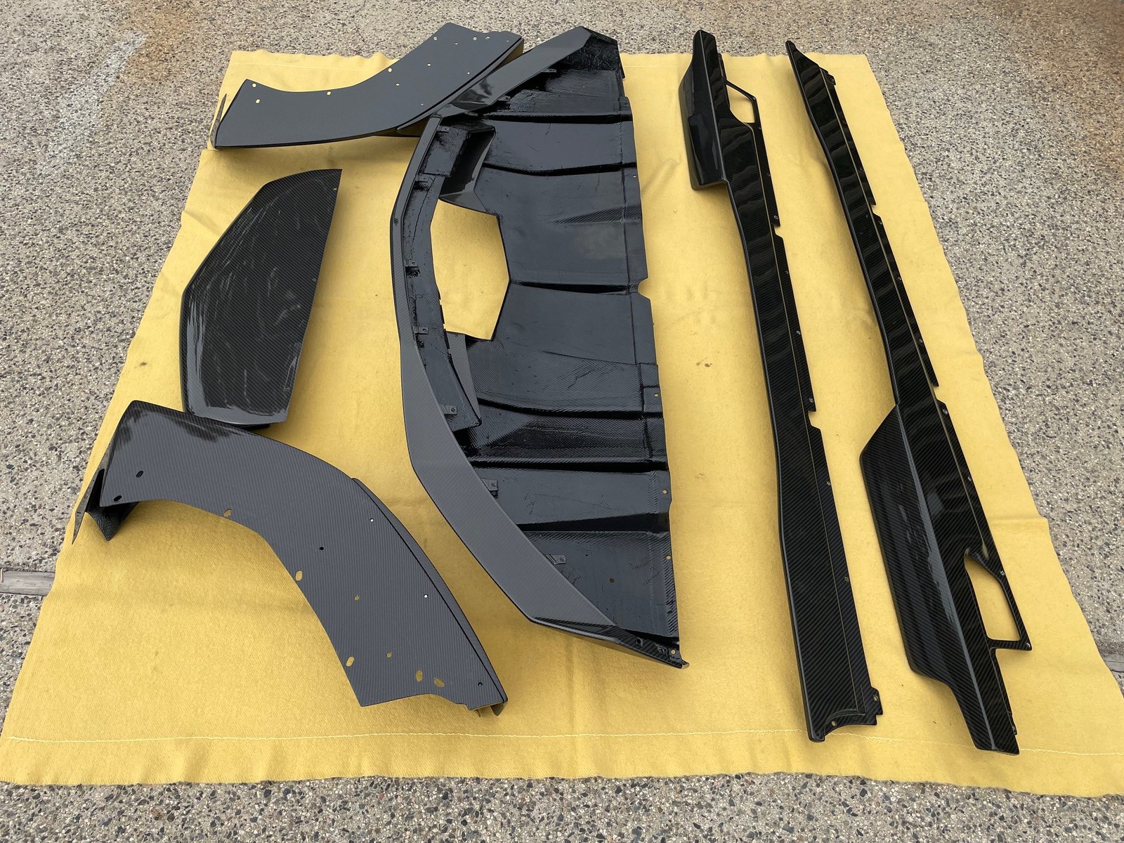 Carbon-Fiber Body Kit for Lamborghini Aventador - Image 10