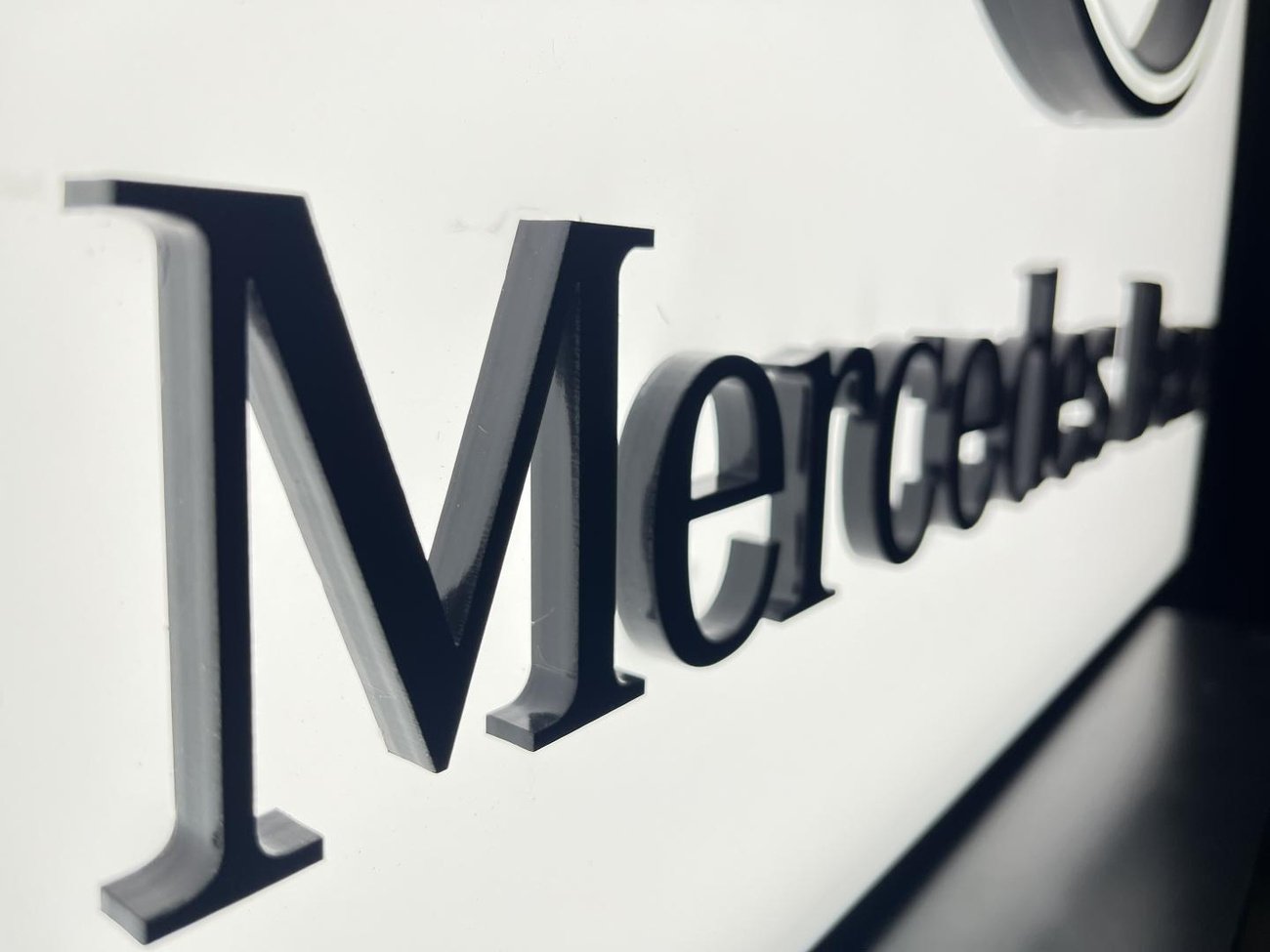 Original Mercedes-Benz Promotional Illuminated Sign - Image 8