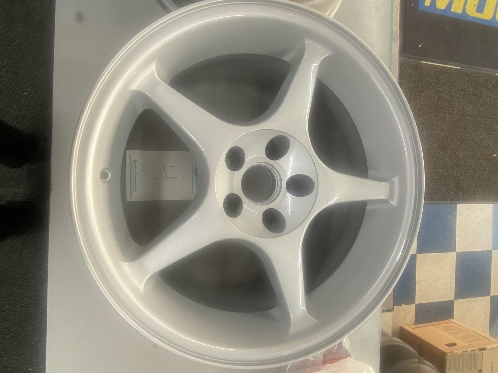 18×9.5″ 2000 Ford SVT Mustang Cobra R Wheels - Image 7