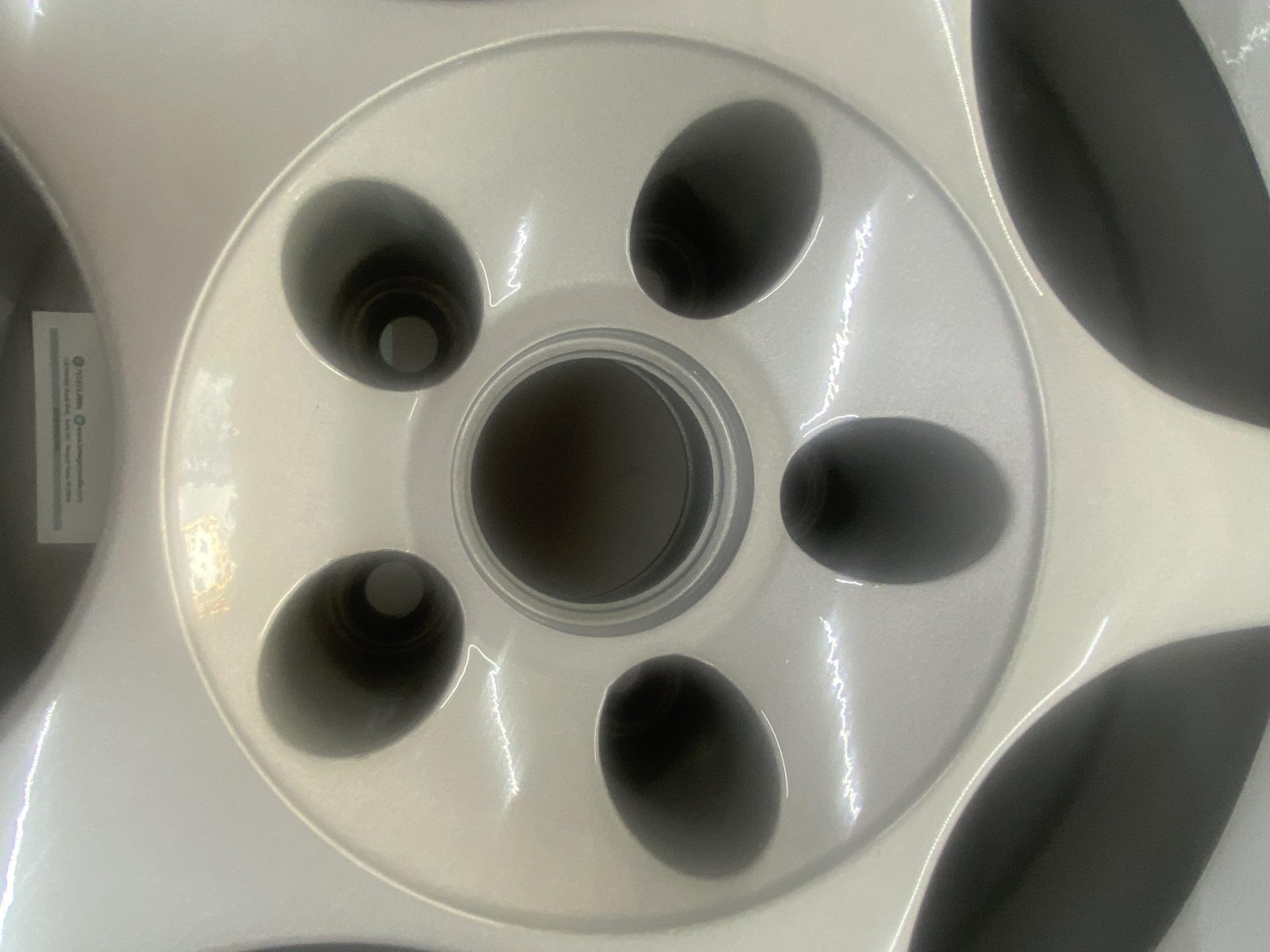 18×9.5″ 2000 Ford SVT Mustang Cobra R Wheels - Image 8