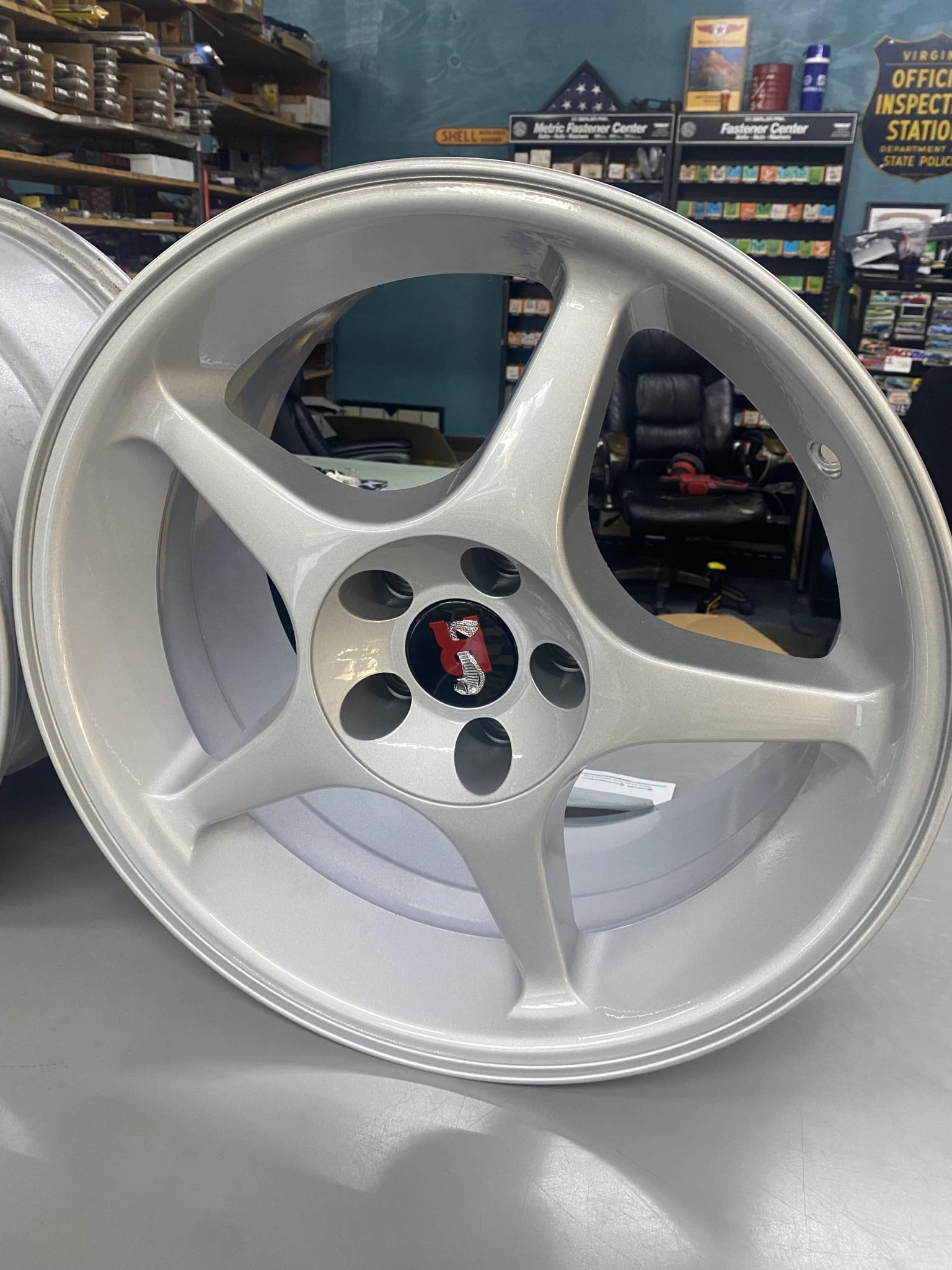 18×9.5″ 2000 Ford SVT Mustang Cobra R Wheels - Image 11