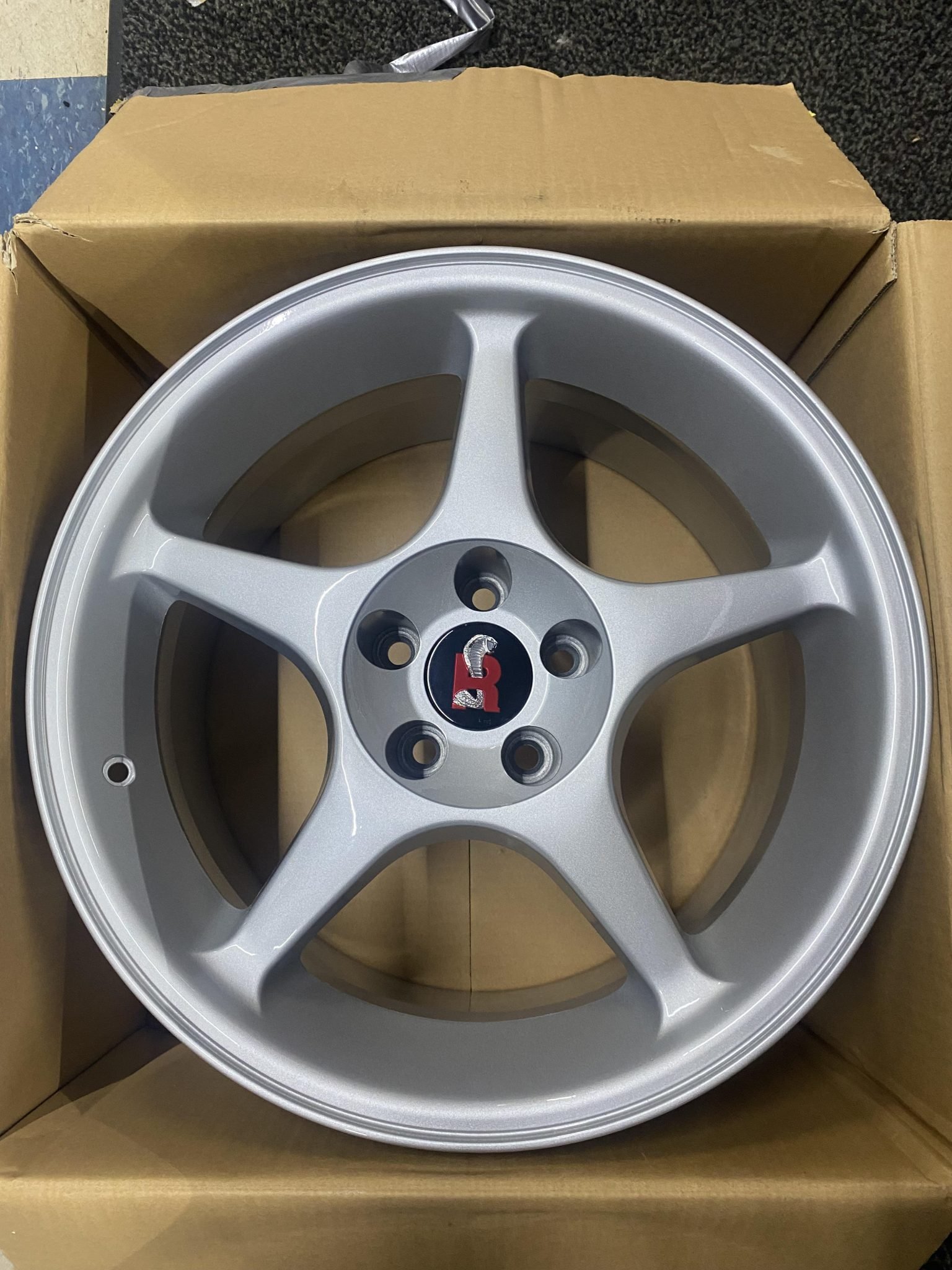 18×9.5″ 2000 Ford SVT Mustang Cobra R Wheels - Image 14