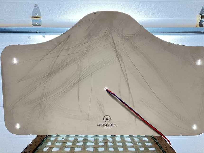 Original Mercedes-Benz Promotional Illuminated Sign - Image 10