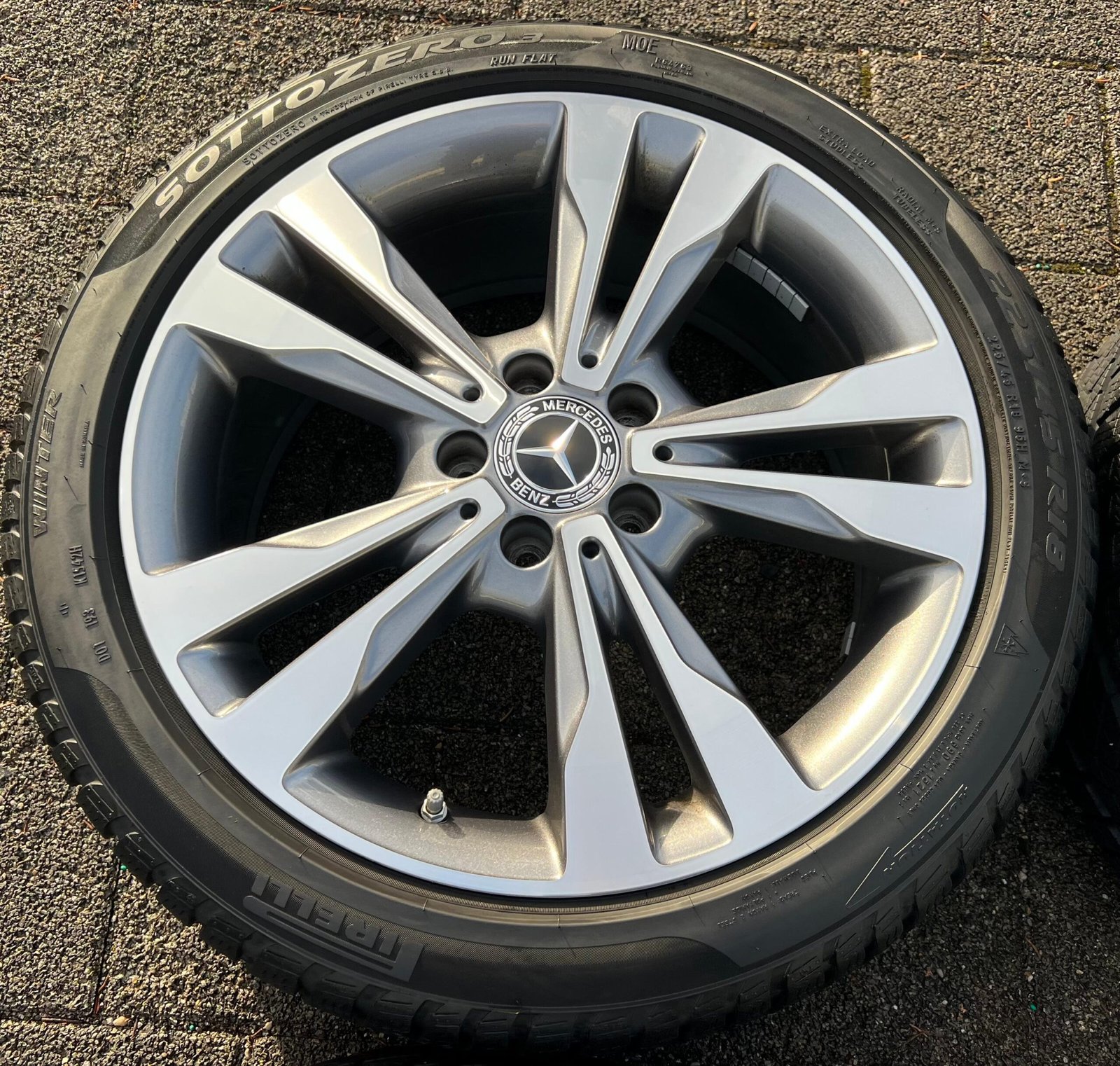 Mercedes-Benz 18-inch Winter Wheels - Image 3