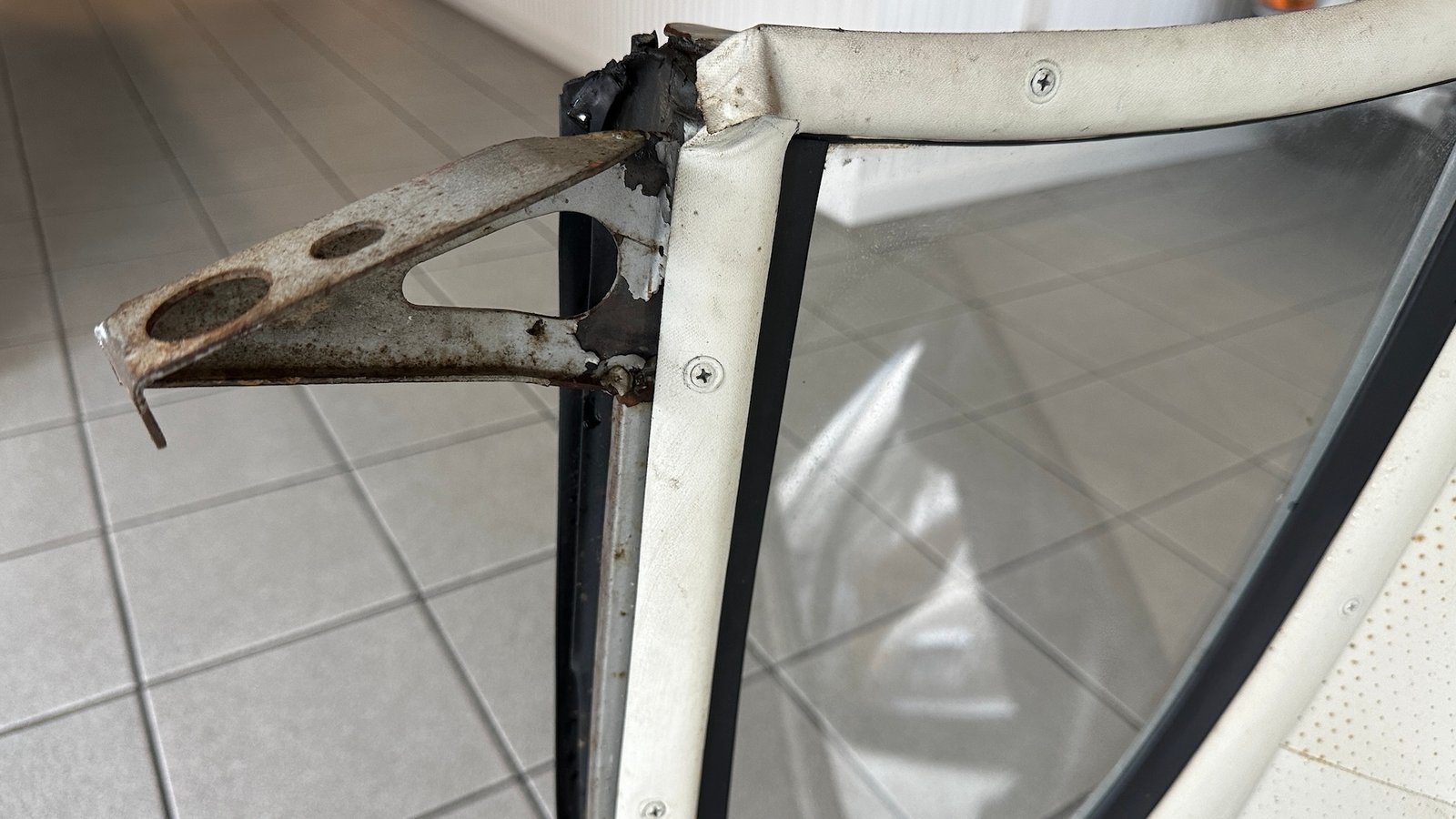 Porsche 356 Reutter Removable Hardtop - Image 2