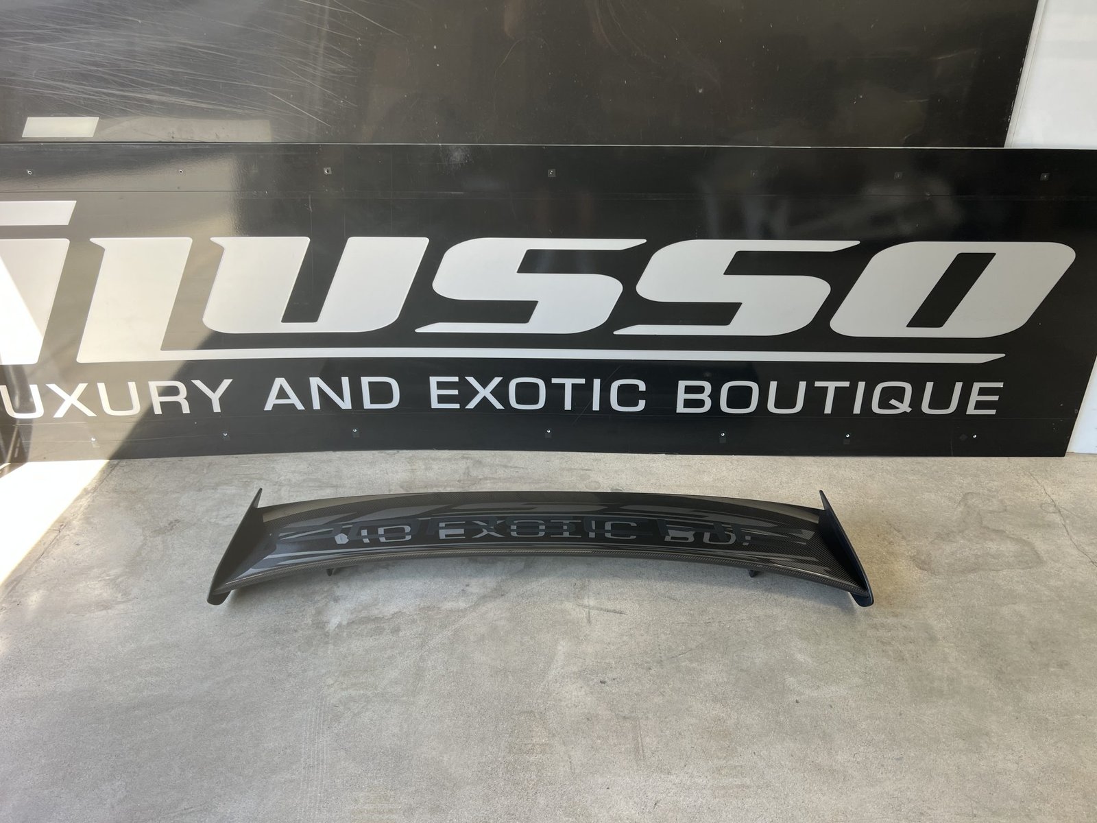 Carbon-Fiber Rear Wing - Image 15