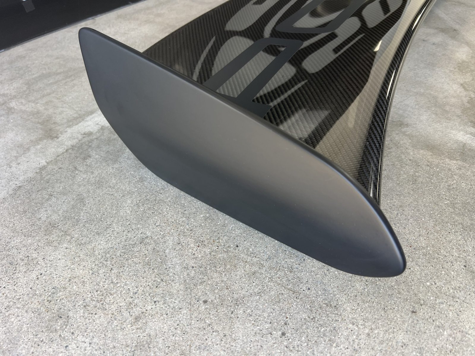Carbon-Fiber Rear Wing - Image 6