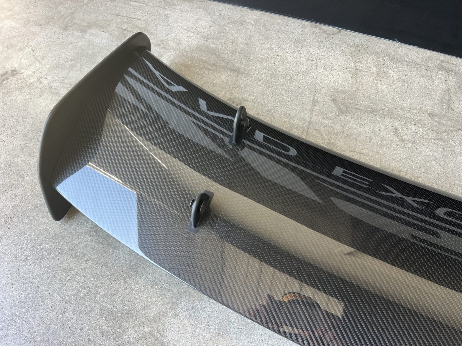 Carbon-Fiber Rear Wing - Image 7