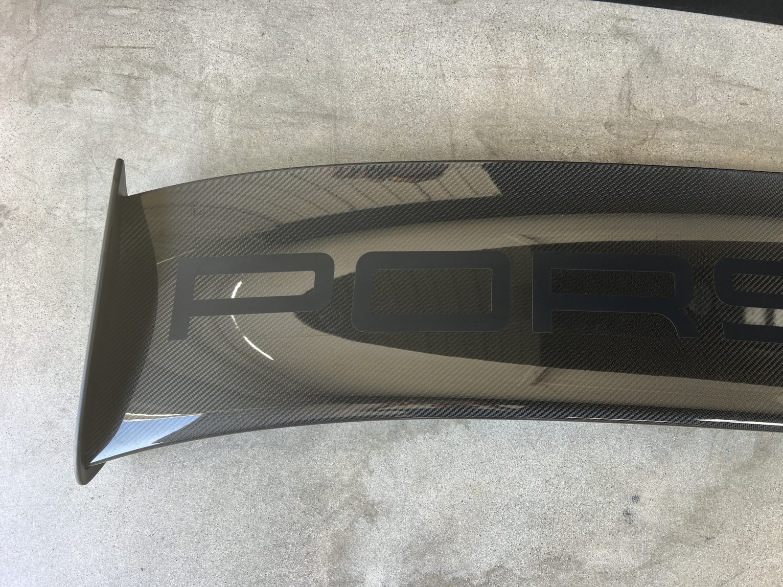 Carbon-Fiber Rear Wing - Image 10