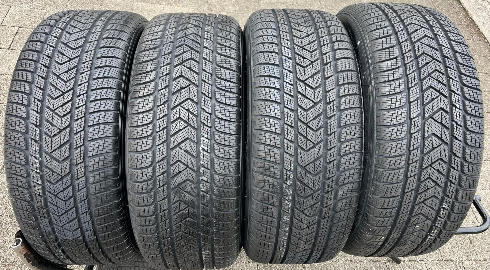 Mercedes-Benz 20-inch Alloy Winter Wheels - Image 3