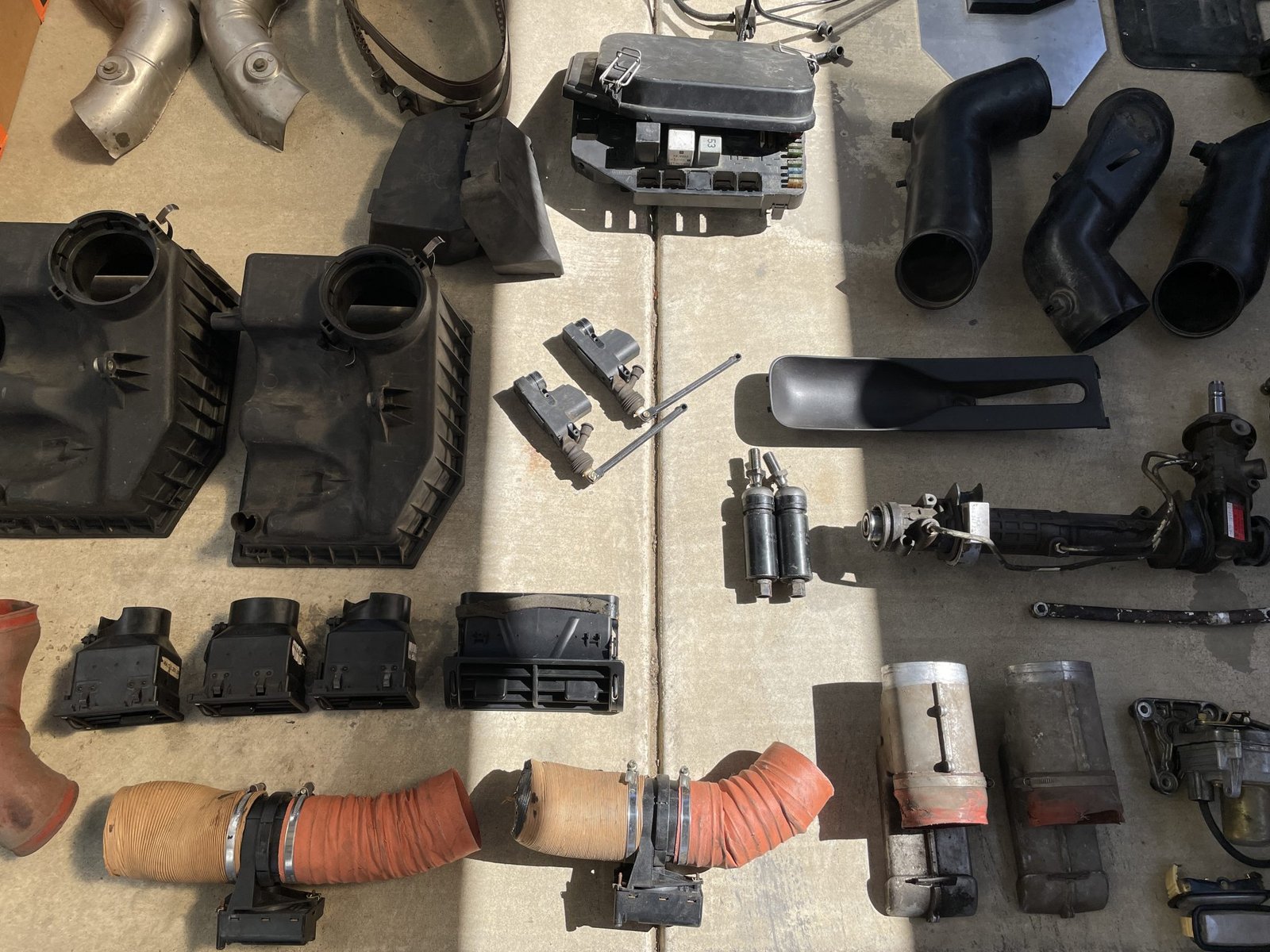 Porsche 911 Parts Collection - Image 17