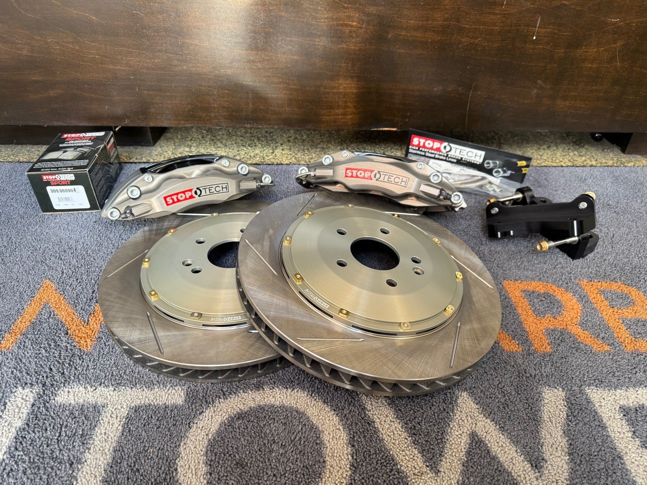 StopTech Trophy Big Brake Kit for Mercedes-Benz W124