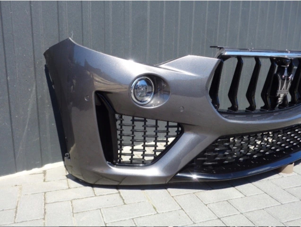 MASERATI LEVANTE GRANSPORT GTS FRONT BUMPER WITH GRILLE - Image 3