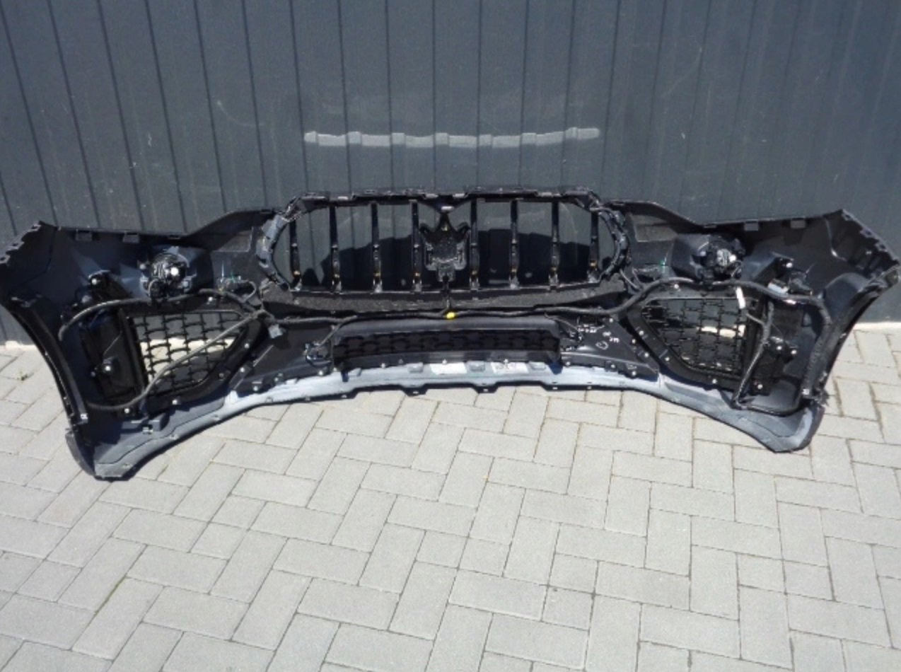 MASERATI LEVANTE GRANSPORT GTS FRONT BUMPER WITH GRILLE - Image 2