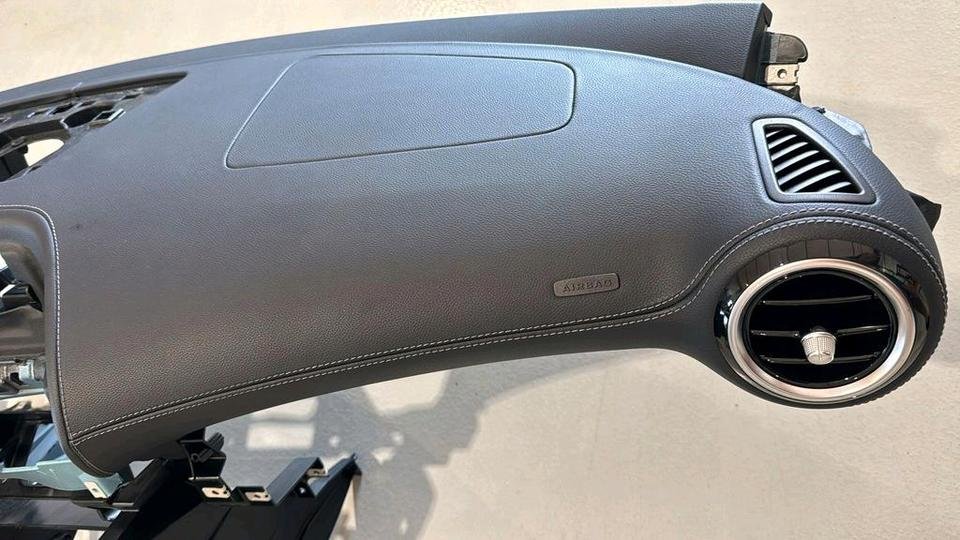 Mercedes AMG GT W190 Dashboard Set - Image 3