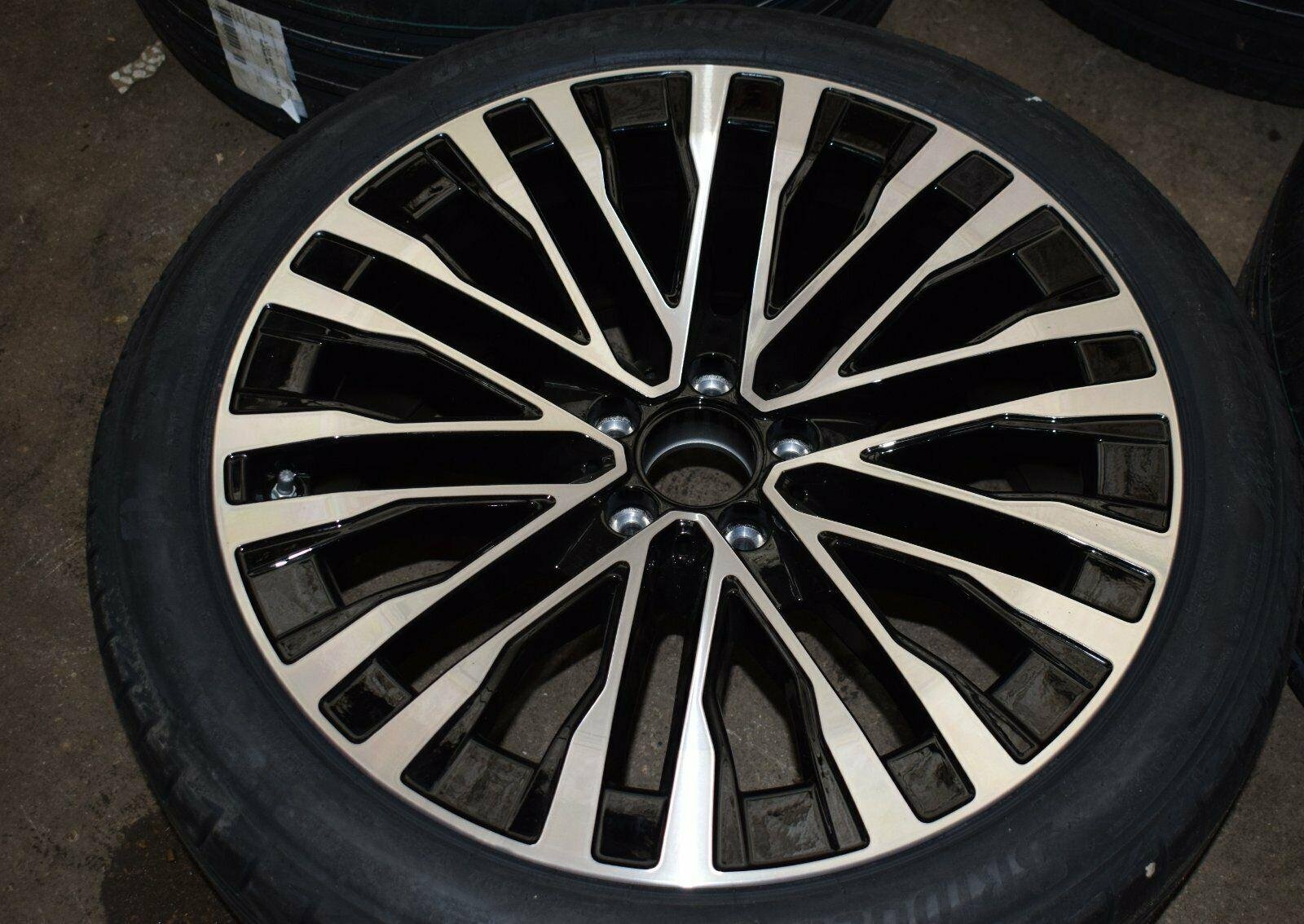 Mercedes W223 S-Class Wheels Set – 20 Inch (OEM) - Image 4