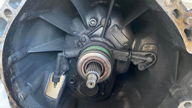 Manual 6-Speed Transmission (Mercedes 716.6XX) - Image 6