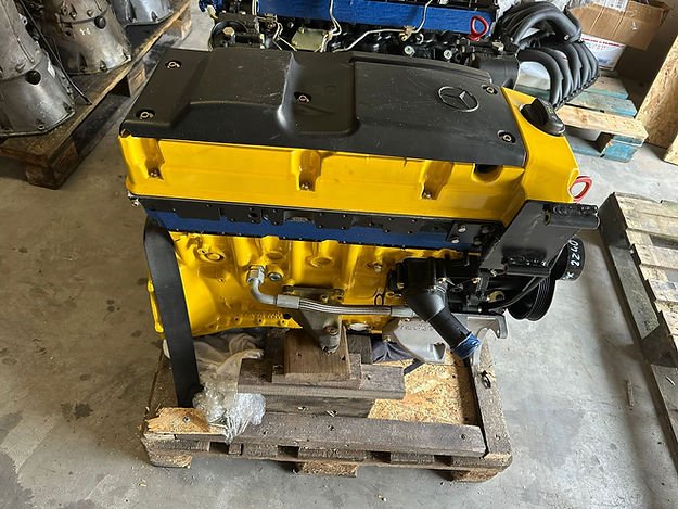 Mercedes-Benz OM605 Turbo Diesel Engine - Image 8