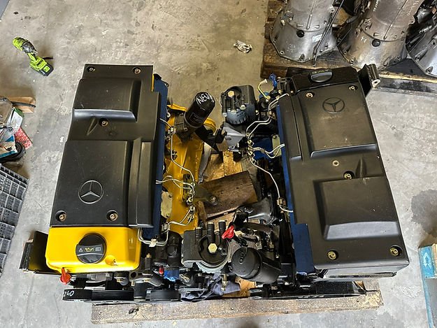 Mercedes-Benz OM605 Turbo Diesel Engine - Image 2