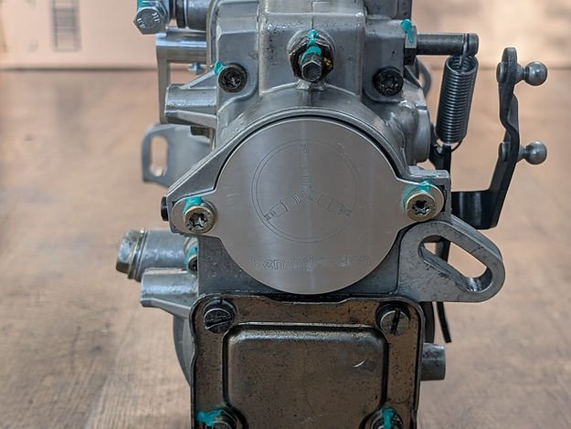 6-Cylinder Mechanical Injection Pump - Image 3