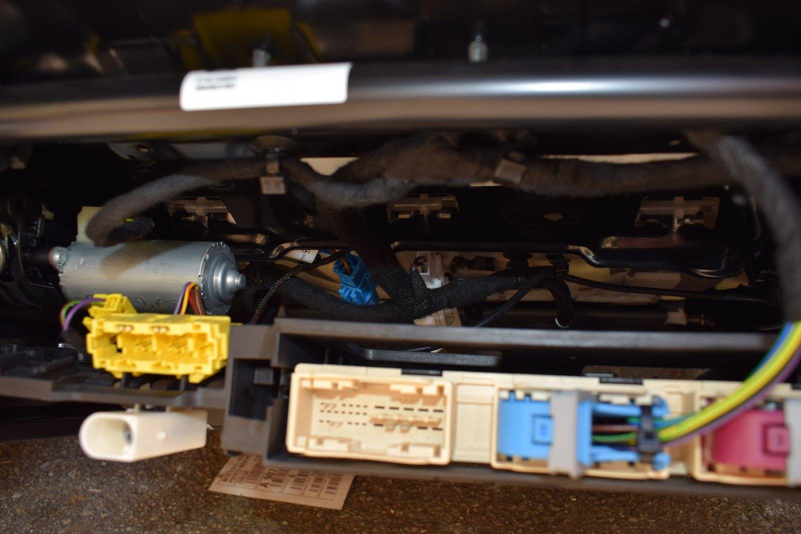 Mercedes-Benz MB-Tex Front Seat - Image 6