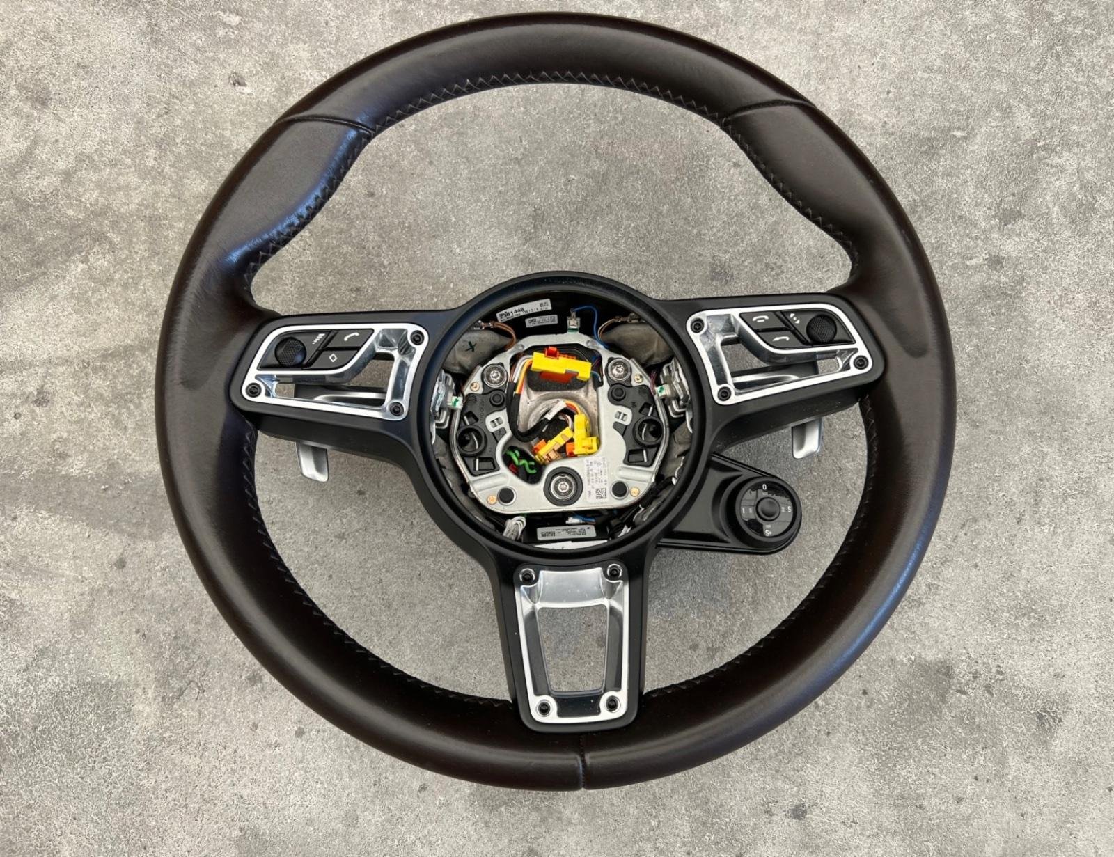 Porsche 991.2 Steering Wheel