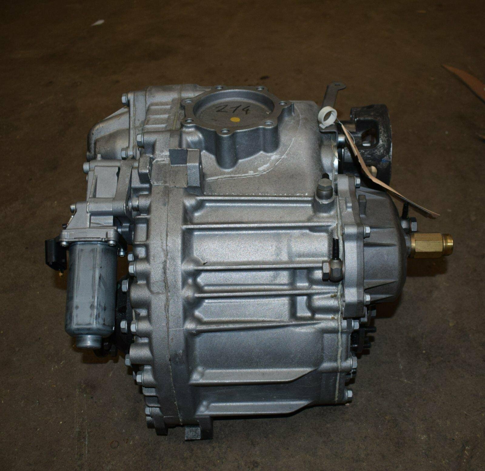 Mercedes W463 G-Class Transfer Case - Image 2