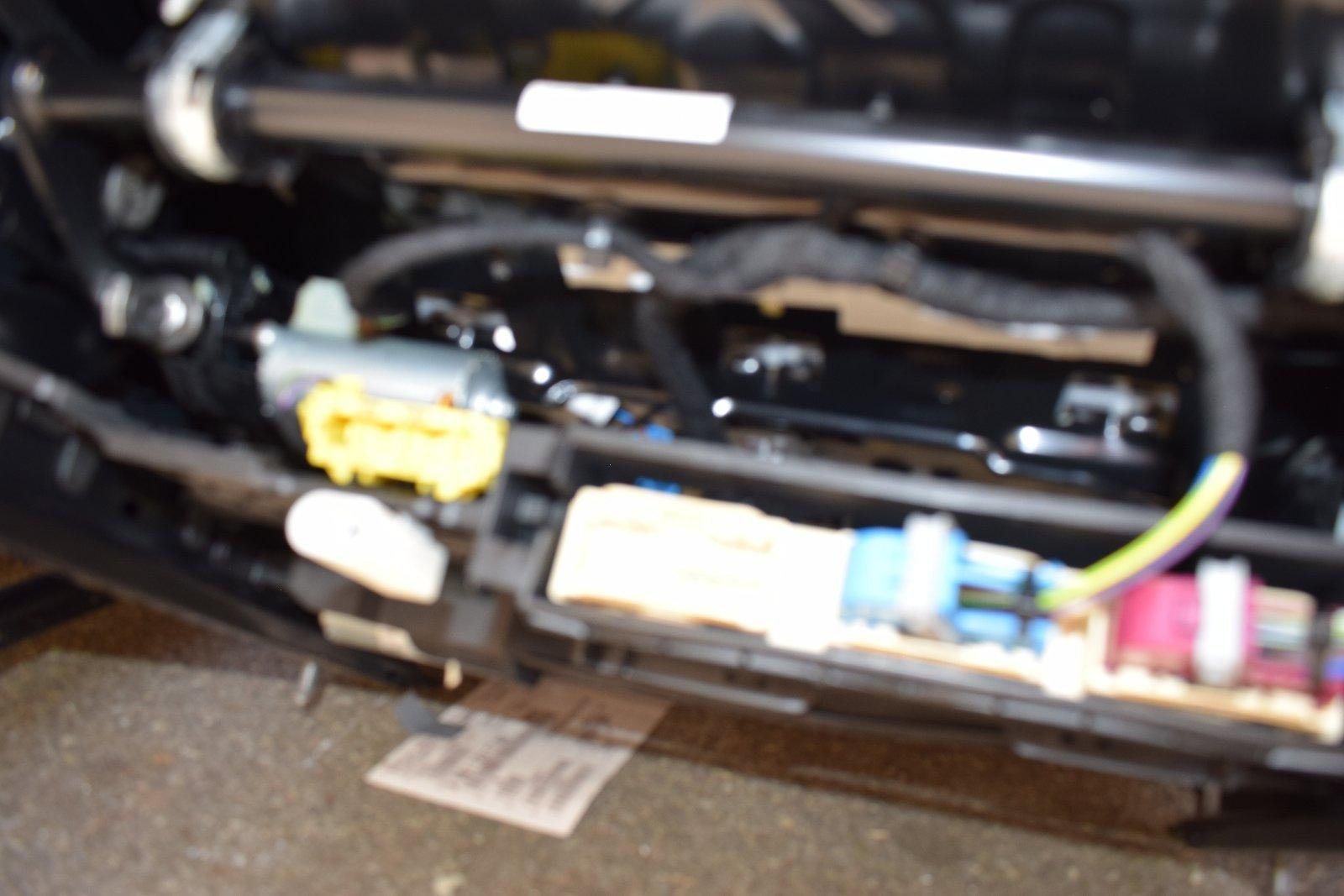 Mercedes-Benz MB-Tex Front Seat - Image 7