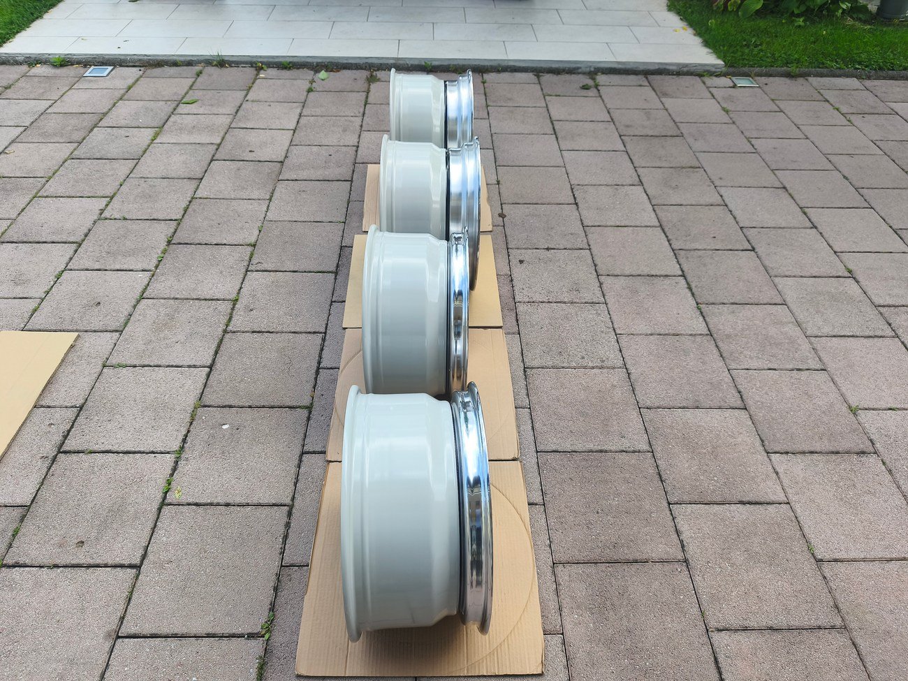 Staggered 3-Piece 17″ AMG Aero III Wheels - Image 8